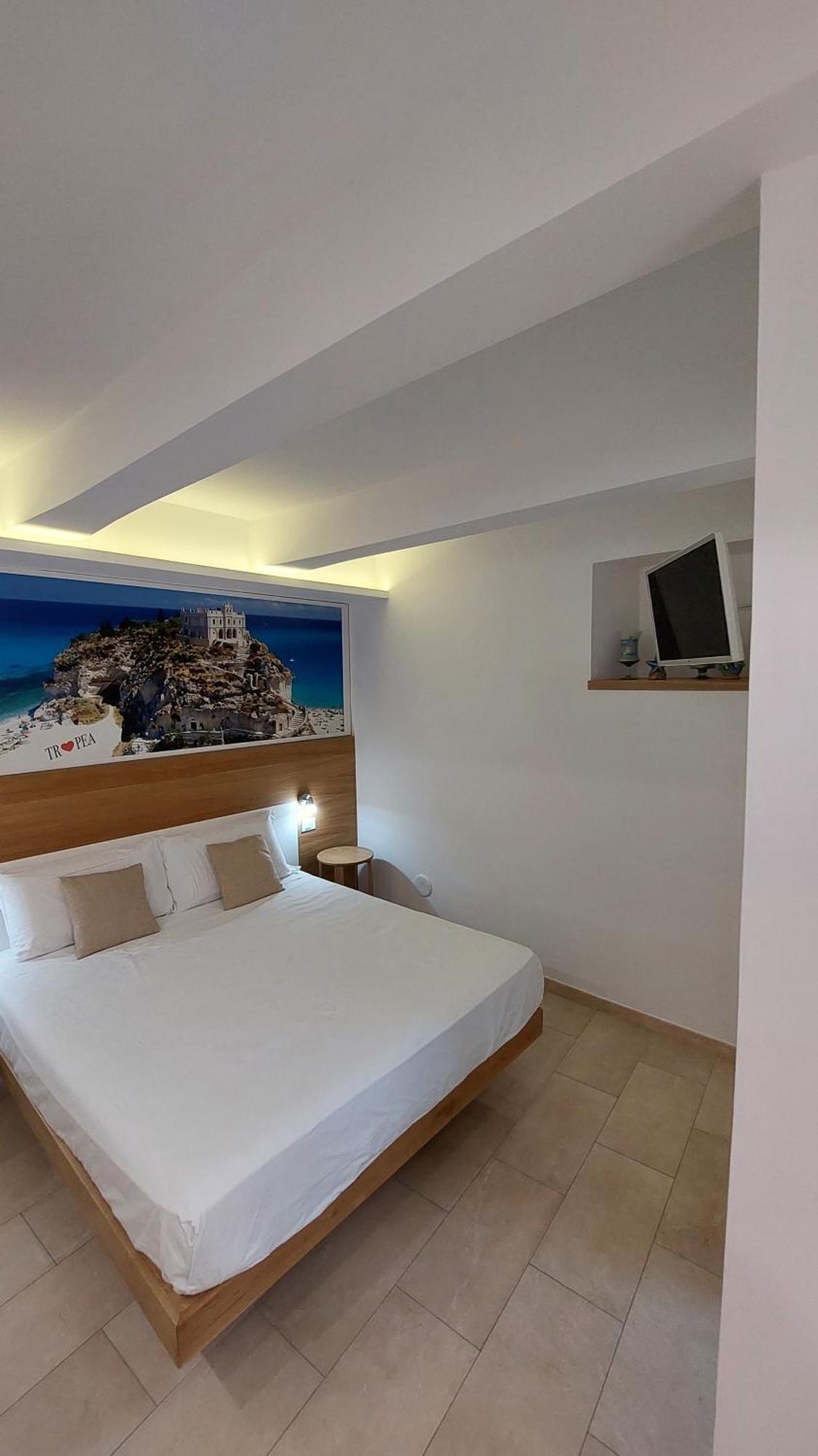 Don Francisco Rooms Tropea Buitenkant foto